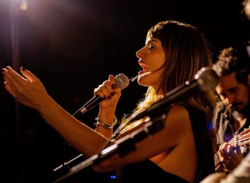 Retorno à Paraíba: Mayana Neiva estreia show em João Pessoa que celebra a força e a arte das mulheres nordestinas