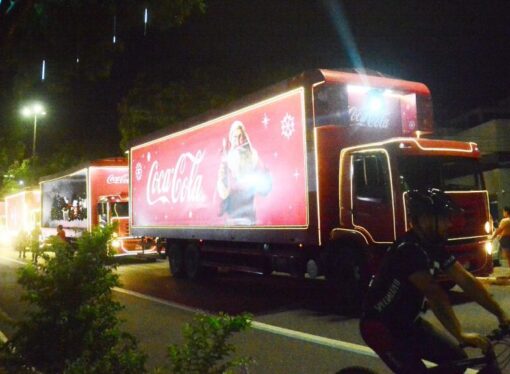 Caravana Iluminada da Solar Coca-Cola percorre ruas de João Pessoa neste sábado