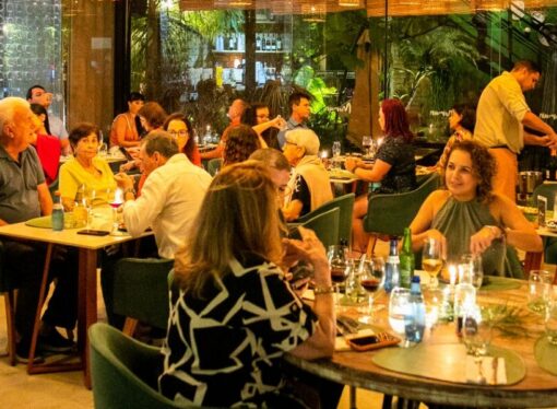 Ceia e queima de fogos: Ville des Plantes anuncia agenda de Natal e Réveillon no Moman Restaurante com menu exclusivo e música ao vivo