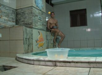 SPLASH DO WILL: Jornalista LG estreia novo quadro do ‘Labaredas do Will’ com desafio na piscina e mira em prêmio de luxo