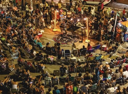 Pôr do sol com música: Som na Calçadinha reúne 16 atrações na orla de João Pessoa neste sábado
