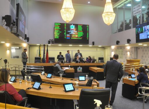 Assembleia Legislativa da Paraíba vai recorrer de decisão que proíbe uso da Bíblia e invocação de Deus na abertura de sessões