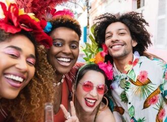 Bloco Som na Calçadinha realiza desfile na orla de Manaíra neste sábado (7); confira roteiro