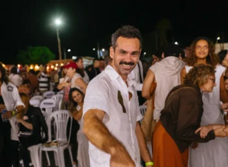 Daniel Porpino celebra pré-estreia de Cangaço Novo em Cabaceiras: “O eixo está onde houver investimento”