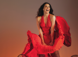 Humor e Maturidade: Cláudia Raia estrela “Cenas da Menopausa” no Intermares Hall