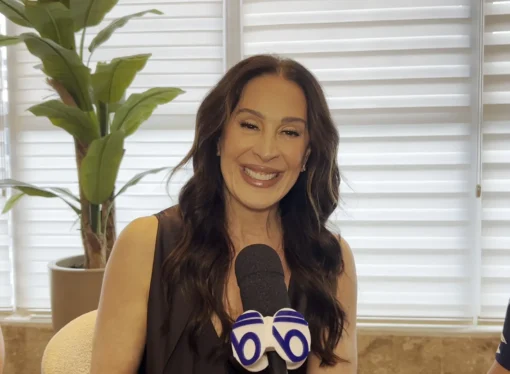 É Hoje! Cláudia Raia estreia “Cenas da Menopausa” e revela à REDE B TV: “Virou prescrição médica”