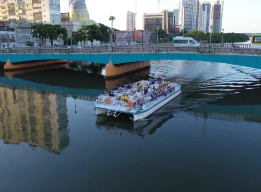 Forró na Água: Temporada do Catamarã do Forró encerra junho com sucesso absoluto no Recife (PE)