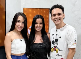 Mel Rios celebra 25 anos de carreira e lança projeto solo