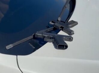 "Prisão em João Pessoa: Dois Homens em Carro de Luxo Capturados com Armas"