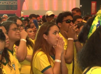Torcida sofre em Recife com eliminação do Brasil para a Noruega e sósia de Paquetá analisa a queda