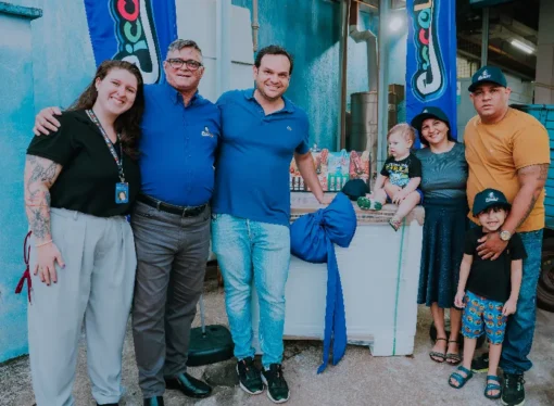 Piccolo transforma carta em oportunidade de renda e presenteia família com freezer abastecido