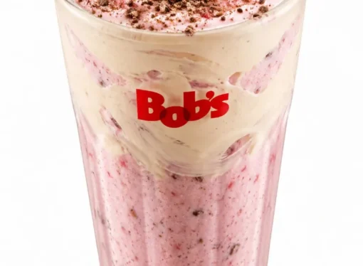 Do TikTok para o copo: Bob’s surfa na onda do ‘Morango Cravejado’ e lança milk-shake em tempo recorde