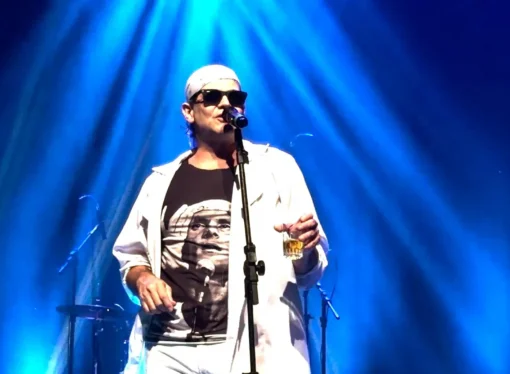 Tributo a Cazuza incendeia o Teatro Paulo Pontes com clássicos do rock e nostalgia pura em João Pessoa