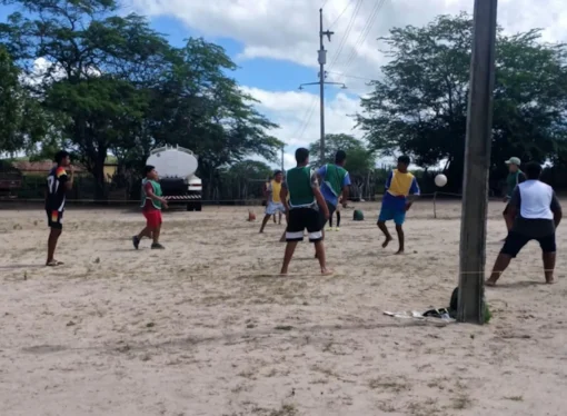 ONG Milagre Sertão lança campanha para construir campo e equipar time de futebol jovem na Paraíba