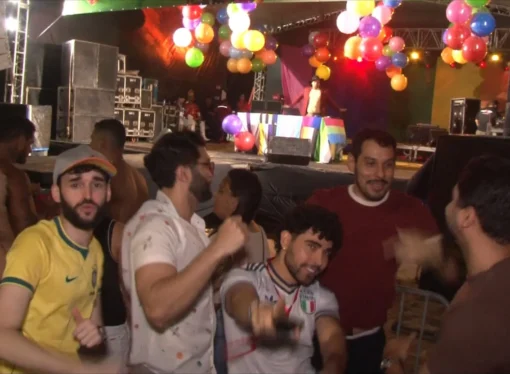 25ª Parada LGBT+ de João Pessoa reúne multidão na orla de Cabo Branco com foco em cidadania e democracia