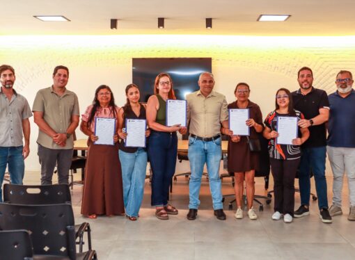 Prefeitura de Cabedelo conclui entrega de escrituras a moradores do Residencial Jardim Brasília