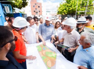 Com obras iniciadas, Leo Bezerra autoriza construção de praça no Novo Milênio e pede agilidade para entrega