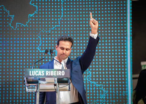 Lucas Ribeiro é reeleito no 1º turno e prepara coletiva para agradecer votação e projetar novo mandato